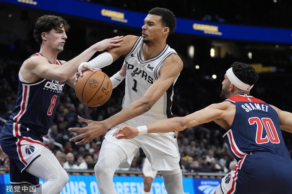 显得不那么 显得不那么